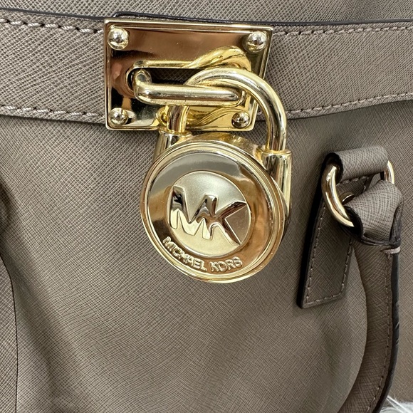 Michael Kors Hamilton East West Satchel Leather Bag - Picture 3 of 16